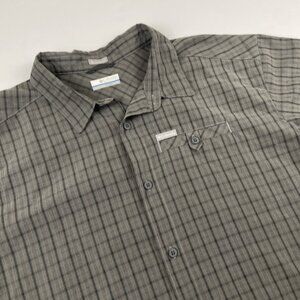 Columbia Short Sleeve Button Up Shirt Mens XL Lightweight Hiking Outdoors Gray